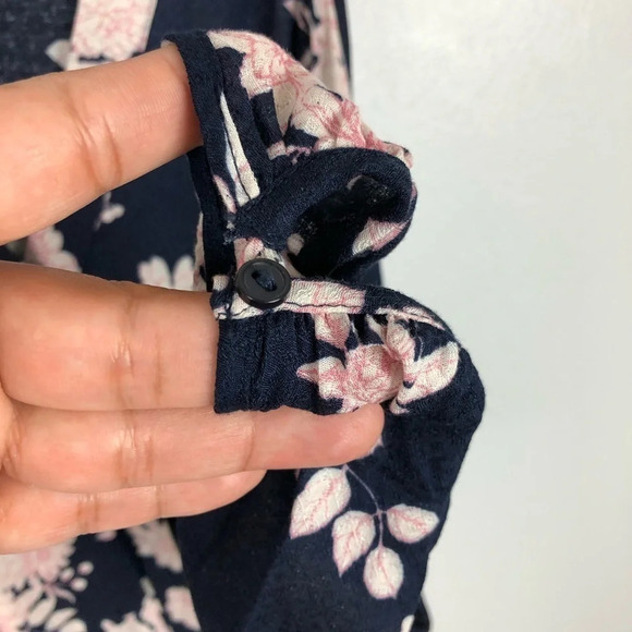 Lush Cold Shoulder Floral Print Blouse Size XS - Picture 7 of 8